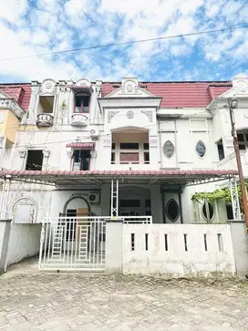 Dijual Rumah 3 Lantai Sertifikat Resmi di Pusat Kota Medan