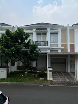 Dijual Rumah 2 lt Semi furnished Rapi siap huni di Flamingo GS