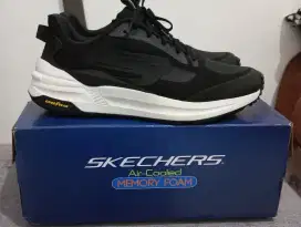 Sepatu SKECHERS (Water Repellent/ Anti Air) Ukuran 42