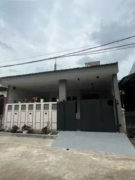 Dijual Rumah di komplek Pulo Permatasari Pekayon Jaya Bekasi Selatan