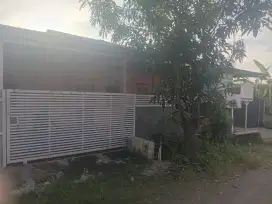 Di Kontrakan Rumah Tinggal