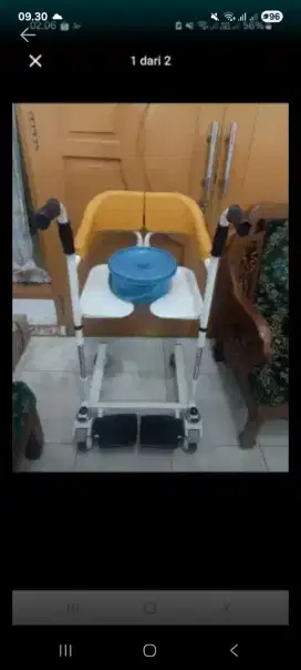 Kursi roda Mandi Lansia