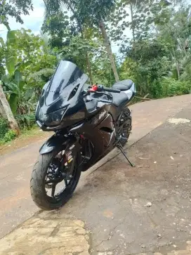 Di jual motor ninja 250 karbu siap pakai