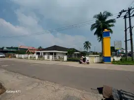 DIJUAL RUMAH HALAMAN LUAS SIMPANG INTIRUP MAYOR ZEN PUSRI PALEMBANG