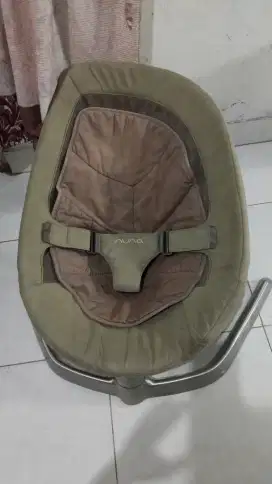 Bouncer Nuna leaf