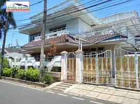 Rumah MEGAH Lt 403m2 PETUKANGAN JAKSEL