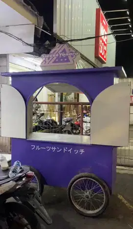 Gerobak Booth jualan