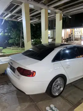 Audi A4 2011 Bensin