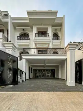 Pesanggrahan Tangsel Rumah Baru Design Classic Ada Private Pool