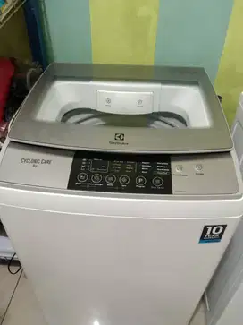 Mesin cuci Electrolux 8 kg