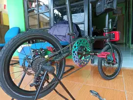 Sepeda lipat merk Element troy gen 2,udh sebagian part di upgrade