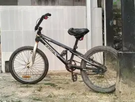Sepeda Trex Bekas Anak Pakai Buat Sekolah