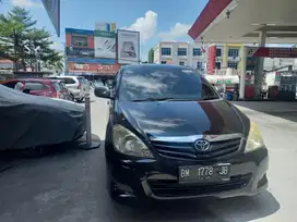 Innova G luxury Metic th2010