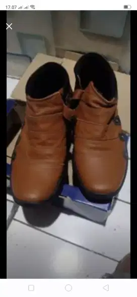 sepatu pria merk fordza