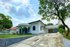 Disewakan Rumah Hunian Lokasi Tenang Dan Strategis di Kemang Dalam