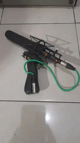 Sennheiser MKH 816 P48 dan Rycote suspensi
