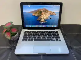 MacBook Pro 13 2012 
Ci5 2,5Ghz 
Ram 10GB 
SSD 512 
Cc 613 Normal