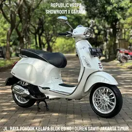 Piaggio Vespa SPRINT 150 3V 2016 WARNA PUTIH UNIT SIMPANAN LOW KM