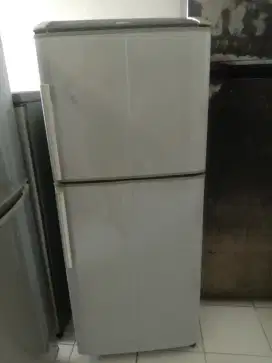 kulkas Sanyo 2 pintu