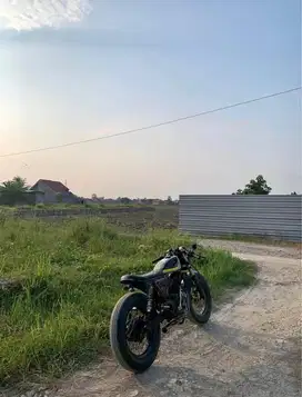 CUSTOM CAFERACER