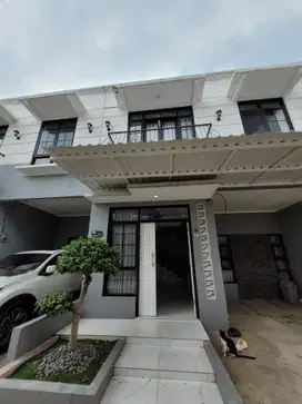 RUMAH SEMI FURNISHED AKSES 3 PINTU TOL