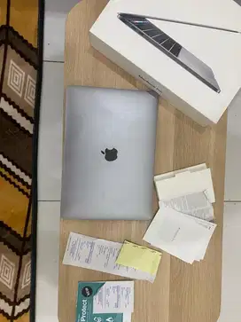 Macbook Pro 2017 Touchbar 8/256 ex iBox