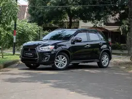 CASH TERMURAH OUTLANDER GLS 2.0 AT 2014 HITAM