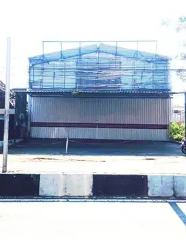 DISEWAKAN RUANG USAHA STRATEGIS DI POROS JALAN RAYA A.YANI, MALANG