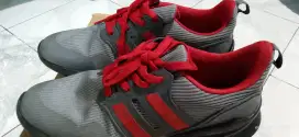 Sepatu olahraga