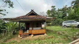 Dijual Murah Rumah Bambu dan Kebun 776 m2 di Bojong Purwakarta