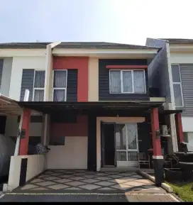 Rumah cibubur 2lantai di sewakan strategis