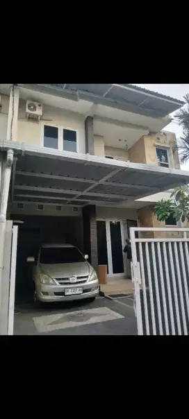 Disewakan rumah 2. Lantai di renon jl tukad yeh aye dekat ke sanur