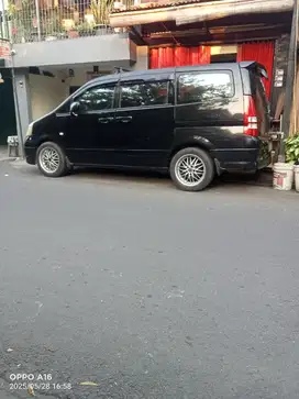 Nissan Serena 2008 Bensin
