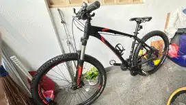 SEPEDA POLYGON XTRADA 5 UK. M