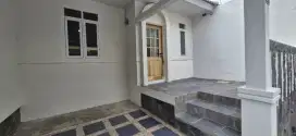 Di Jual atau disewakan , baru renov