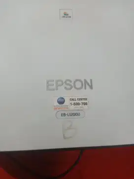 Proyektor Epson Laser