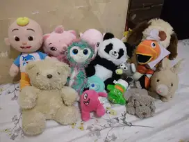 Boneka bekas macam-macam.. Edisi dibuang sayang..