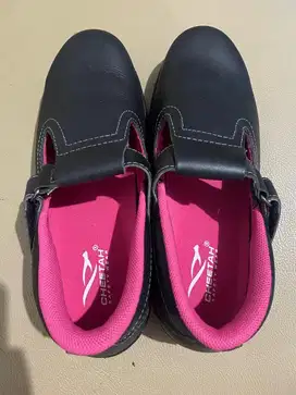 Sepatu Kerja / Safety Shoes Wanita Cheetah 4008H