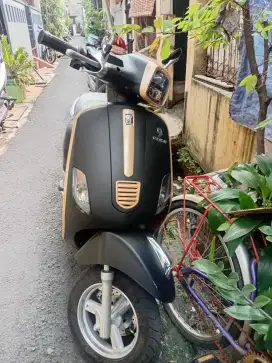 Sepeda Motor Listrik E-Nine V3