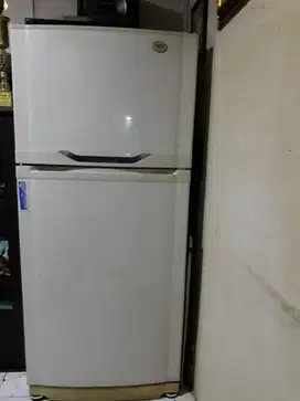 Kulkas 2 Pintu Goldstar (jumbo)