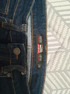CELANA JEANS BEKAS SEPERTI BARU 100% ORIGINAL