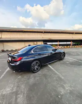 BMW 330i 2021 Bensin