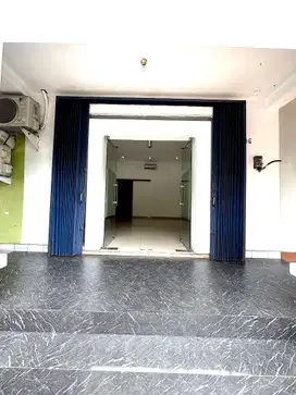 Disewa Ruko 2,5 lantai di Alam Sutera