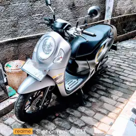 Dijual baru 11 bulan pemakaian