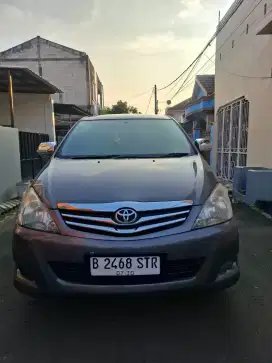 Kijang Innova v 2.0 metic 2010