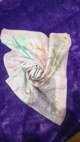 Preloved hijab segi empat Ria Miranda