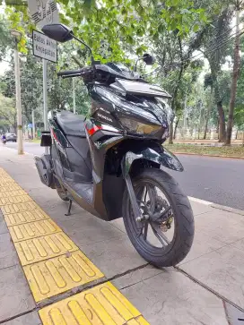 DP MINIM 3.500 CASH KREDIT HONDA VARIO 125 CBS THN 2023 PAJAK IDUP