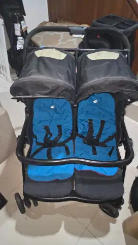 Jual stroller twins kembar