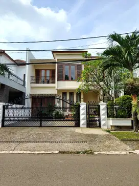 Rumah siap huni di komplek elit Cibubur Jakarta timur