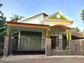 Rumah Luas dan Rapi di Godean dekat Jalan Bibis